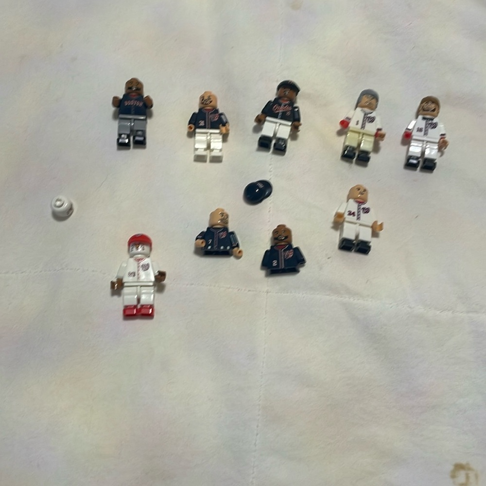 MLB figures mismatched don’t know much about them some missing hands view pic